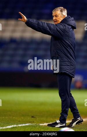 OLDHAM, ENGLAND. FEB 23rd: Barrow-Manager Rob Kelly beim Sky Bet League 2-Spiel zwischen Oldham Athletic und Barrow im Boundary Park, Oldham am Dienstag, den 23rd. Februar 2021. (Kredit: Chris Donnelly, MI News) Kredit: MI Nachrichten & Sport /Alamy Live Nachrichten Stockfoto