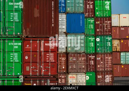 Hafen Duisburg Ruhrort, Containerumschlag DeCeTe, Duisburg Container Terminal, Duisport, Duisburger Hafen AG, Duisburg, NRW, Deutschland, Stockfoto