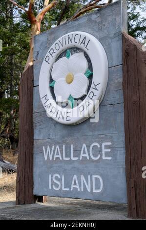 Schild für Wallace Island Provincial Marine Park, Wallace Island, Gulf Islands, British Columbia, Kanada Stockfoto