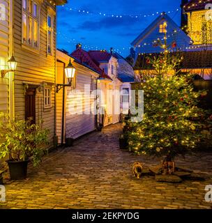 Weihnachtsnacht in Bergen, Norwegen. Stockfoto