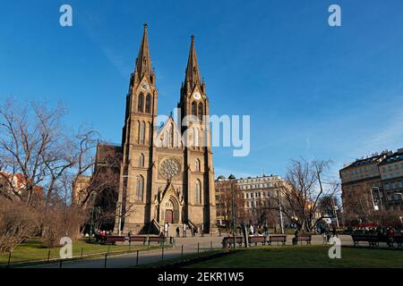 Die Kirche der Heiligen Ludmila auf namesti Miru, Prag, Tschechische republik Stockfoto