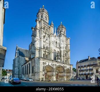 Monumentale gotisch-Renaissance-Fassade der Kirche St. Michael in Dijon, Burgund, Côte-d'Or, Bourgogne-France-Comté Region, Frankreich Stockfoto