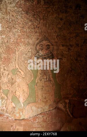 Alte Ruine Fresko Wandbild Zeichnung und Malerei an Wand von Sulamani Tempel für birmanische und ausländische Reisende Reise Besuch in Minnanthu Dorf in Bagan Stockfoto