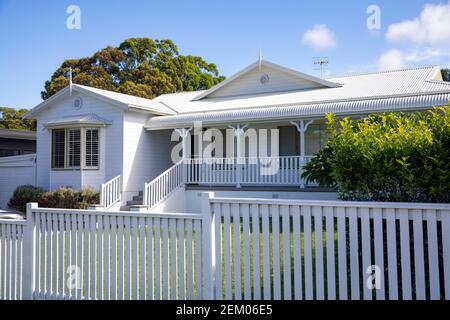 Sydney Haus, Küstenbungalow Anwesen in Mona Vale in der Nähe von Strand, Sydney, NSW, Australien Stockfoto