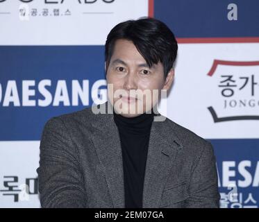 12. November 2020 - Seoul, Südkorea : der südkoreanische Schauspieler Jung Woo-sung nimmt am 12. November 2020 an einer Hands Printing-Veranstaltung für die "Blue Dragon Film Awards 41st" im CGV Cinema in Seoul, Südkorea, Teil. (Foto: Lee Young-ho/Sipa USA)