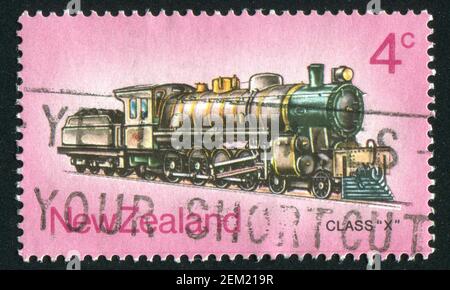 NEUSEELAND - UM 1973: Stempel gedruckt von Neuseeland, zeigt Lokomotive, um 1973 Stockfoto