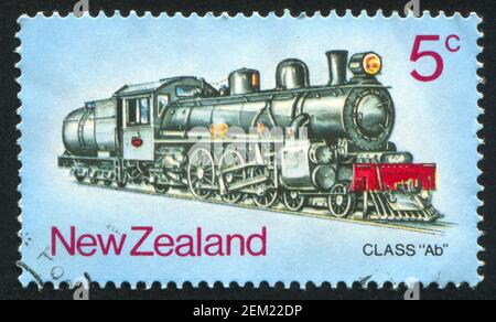 NEUSEELAND - UM 1973: Stempel gedruckt von Neuseeland, zeigt Lokomotive, um 1973 Stockfoto