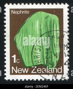 NEUSEELAND - UM 1982: Briefmarke gedruckt von Neuseeland, zeigt Nephrit, um 1982 Stockfoto