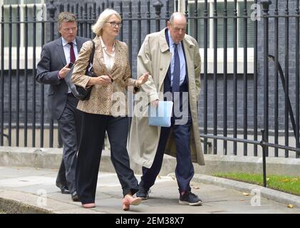 Richard Benyon (ehemaliger Abgeordneter) Margot James MP und Sir Nicholas Soames (MP 1997-2019) in Downing Street, 3rd. September 2019 Stockfoto