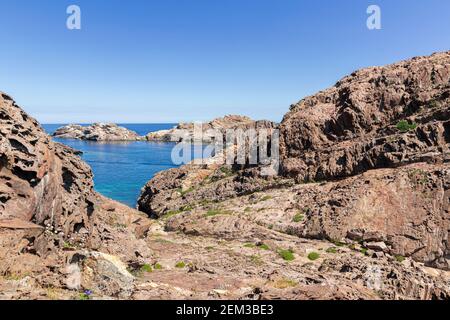 Küste von Cap von creus im Norden spaniens Im mittelmeer in der Nähe von cadaques in girona Stockfoto