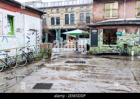 Berlin, Deutschland. RAW Gelande in Friedrichshain, einer ehemaligen Eisenbahn aus DDR-/DDR-Zeiten, ist noch in einem ständigen Prozess, zum Zentrum für umgebaut zu werden Stockfoto