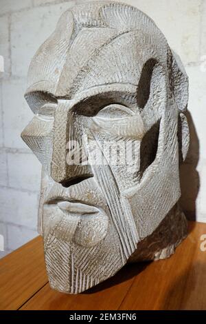 Portrait von Antoni Gaudi vom Bildhauer Josep Maria Subirachs in Floresta Stone, Barcelona, Spanien Stockfoto