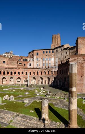 Rom. Italien. Trajans Märkte (Mercati di Traiano), Forum von Trajan (Foro di Traiano). Trajans Markt wurde 113 n. Chr. eingeweiht, und wahrscheinlich BU Stockfoto