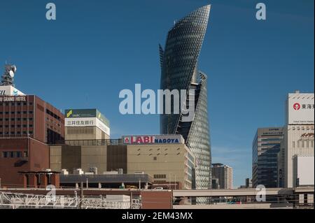 30,12.2017, Nagoya, Aichi, Japan, Asien - Stadtbild mit den Modern Mode Gakuen Spiral Towers, einer 36-stöckigen Bildungseinrichtung in Nakamura-ku. Stockfoto