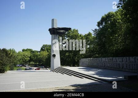 Denkmal des polnischen Soldaten und deutschen Antifaschisten im Volkspark Friedrichshain. Stockfoto