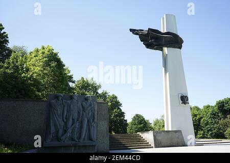 Denkmal des polnischen Soldaten und deutschen Antifaschisten im Volkspark Friedrichshain. Stockfoto