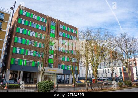 The Pinnacle, in Victoria Avenue, Southend, Essex, Großbritannien, Aus Büros zu Wohnungen umentwickelt. Die Apartments wurden aus einem heruntergekehrten Bürogebäude umgebaut Stockfoto