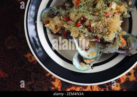 Muscheln in Weißwein Vorspeise, italienisches Essen Stockfoto