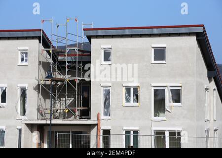 Neubau mit fertiger Grundputz Stockfoto