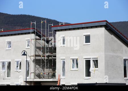 Neubau mit fertiger Grundputz Stockfoto