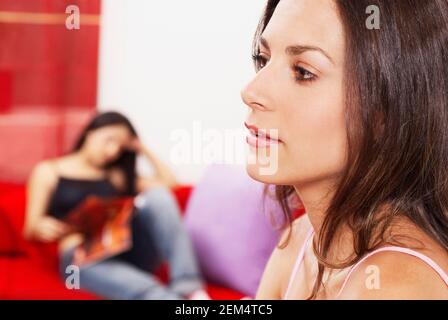Porträt zweier junger Frauen Stockfoto