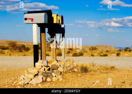 Postfächer in einer Reihe auf einer ländlichen Straße, Las Vegas, Nevada, USA Stockfoto