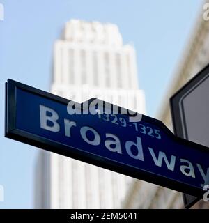 Niedrigen Winkel Blick auf einer Informationstafel Stockfoto