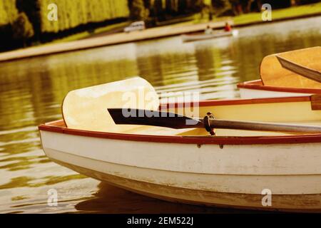 Boote in einem See, Paris, Frankreich Stockfoto