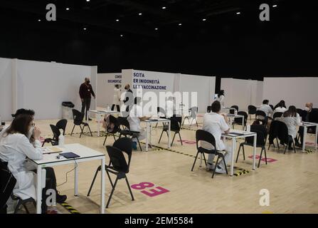 Rom, Italien. Februar 2021, 24th. 2/24/2021 - Rom, Neues Impfzentrum gegen Covid 19 in La Nuvola di Fuksas. Bild: (Foto von IPA/Sipa USA) Quelle: SIPA USA/Alamy Live News Stockfoto