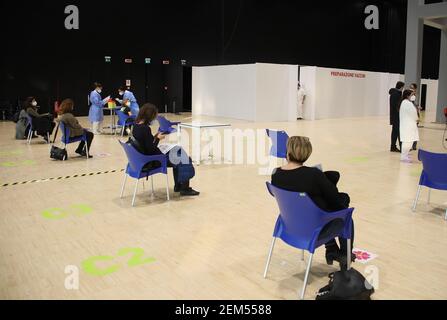 Rom, Italien. Februar 2021, 24th. 2/24/2021 - Rom, Neues Impfzentrum gegen Covid 19 in La Nuvola di Fuksas. Bild: (Foto von IPA/Sipa USA) Quelle: SIPA USA/Alamy Live News Stockfoto