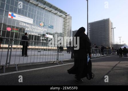 Rom, Italien. Februar 2021, 24th. 2/24/2021 - Rom, Neues Impfzentrum gegen Covid 19 in La Nuvola di Fuksas. Bild: (Foto von IPA/Sipa USA) Quelle: SIPA USA/Alamy Live News Stockfoto