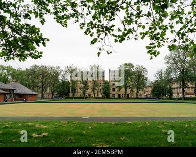 Bowling Green neben dem Kelvingrove Park in Glasgow, der vom stadtrat für die öffentliche Nutzung im Frühjahr und Sommer betrieben wird. Stockfoto