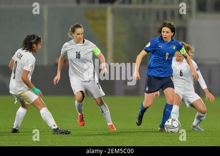 Florenz, Italien. Februar 2021, 24th. Daniela Sabatino (#9 Italien) während des UEFA Womens EURO 2022 Qualifier Gruppe B Spiel zwischen Italien und Israel im Artemio Franchi Stadion in Florenz, Italien Quelle: SPP Sport Pressefoto. /Alamy Live Nachrichten Stockfoto