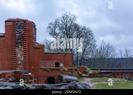 Innenhof des mittelalterlichen Schlosses Turaida Stockfoto