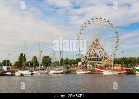 Vintage Retro Riesenrad in Honfleur in einem schönen Sommertag, Frankreich Stockfoto