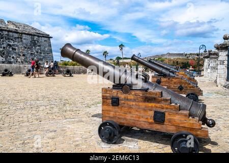 Koloniale Kanonen im Schloss "San Salvador de la Punta", Havanna, Kuba Stockfoto