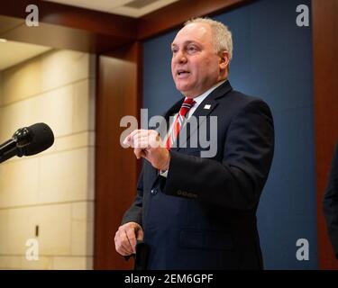 Washington, Usa. Februar 2021, 24th. Der US-Repräsentant Steve Scalise (R-LA) spricht auf einer Pressekonferenz der republikanischen Führung des Repräsentantenhauses. Kredit: SOPA Images Limited/Alamy Live Nachrichten Stockfoto