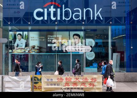 Hongkong, China. Januar 2021, 4th. Fußgänger gehen an der amerikanischen multinationalen Investmentbank und Finanzdienstleistungsgesellschaft, der Citibank oder der Citi-Filiale in Hongkong vorbei. Quelle: Chukrut Budrul/SOPA Images/ZUMA Wire/Alamy Live News Stockfoto