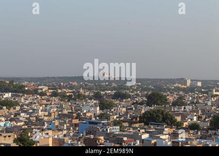 Blick auf alte Jodhpur Stadt, auch bekannt als Blue City von oben, Mehrangarh oder Mehran Fort Jodhpur, Rajasthan, Indien Stockfoto