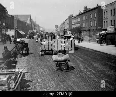 Vintage-Fotografie der Old Kent Road, Southwark, London - 1885. Stockfoto