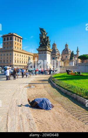 Rom, Italien - 03. Okt 2018: Piazza di Venezia und ein Fragment des Denkmals von Altare della Patria Stockfoto