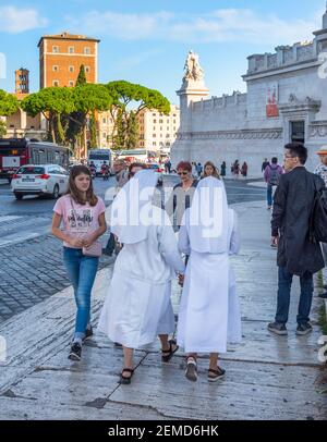 Rom, Italien - 03. Okt 2018: Piazza di Venezia und ein Fragment des Denkmals von Altare della Patria Stockfoto