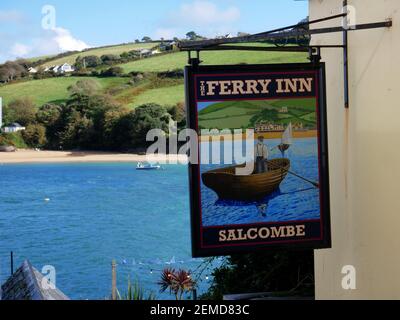 Small's Cove und East Portlemouth vom Ferry Inn Salcombe aus gesehen, South Devon. Stockfoto