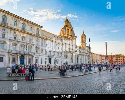 Rom, Italien - 04. Okt 2018: Piazza Navona mit Blick auf Sant'Agnese in Agone Stockfoto