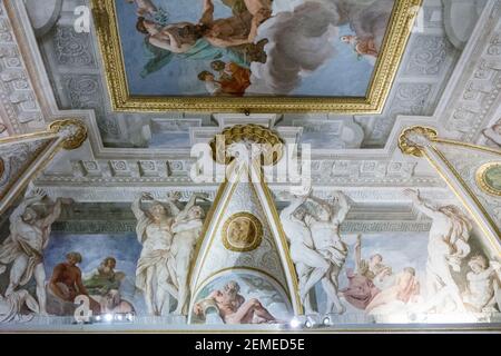 Rom, Italien - 05. Oktober 2018: Gemälde an der Decke der Galerie Borghese, Rom Stockfoto