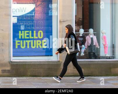 Preston, Lancashire. Februar 2021, 25th. Das Stadtzentrum dezimierte sich mit Geschäftsschließungen und Geschäftsausfällen. Quelle: MediaWorldImages/AlamyLiveNews. Stockfoto
