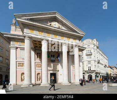 Triest, Italien. 24. Februar 2921. Die Handelskammer und die Börsengebäude in der Innenstadt Stockfoto