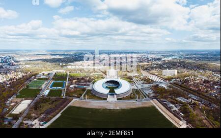 Drohnenfoto des Olympiastadions und des Olympiaparks in Berlin Stockfoto