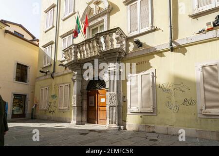 Triest, Italien. 24. Februar 2021. Die Außenansicht des Civic Museum of Oriental Art im Stadtzentrum Stockfoto