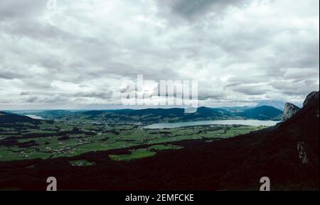 Drohnenfoto am Mondsee in Oberösterreich, Oberösterreich Stockfoto